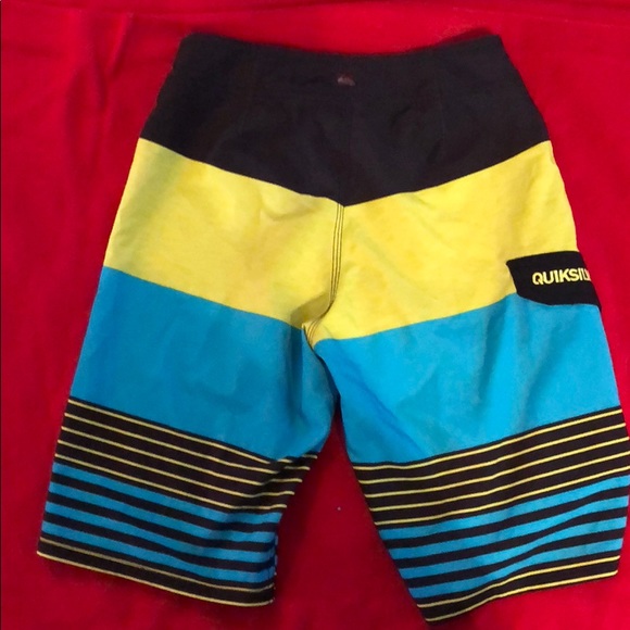Quiksilver board shorts - Picture 2 of 2